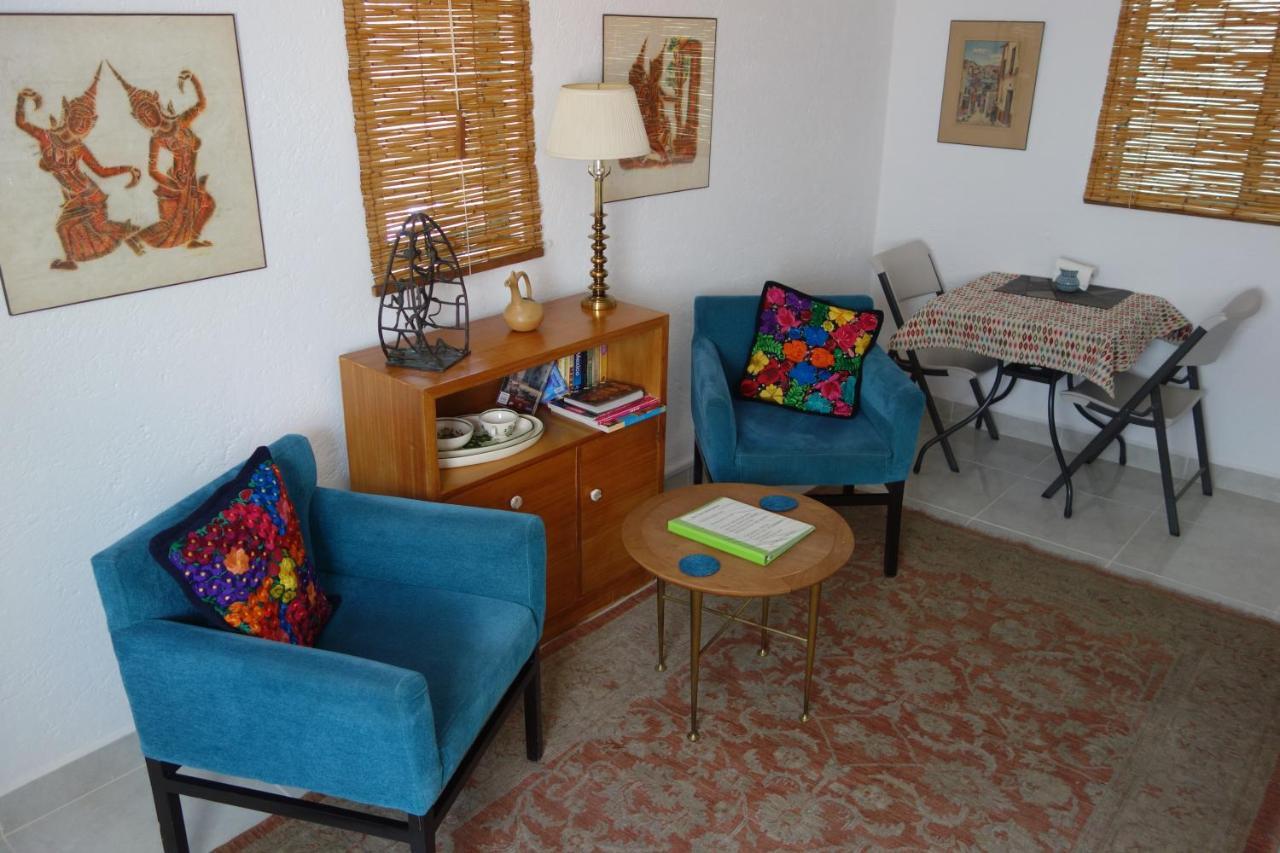 Casita Colibri: Pool And Parking
