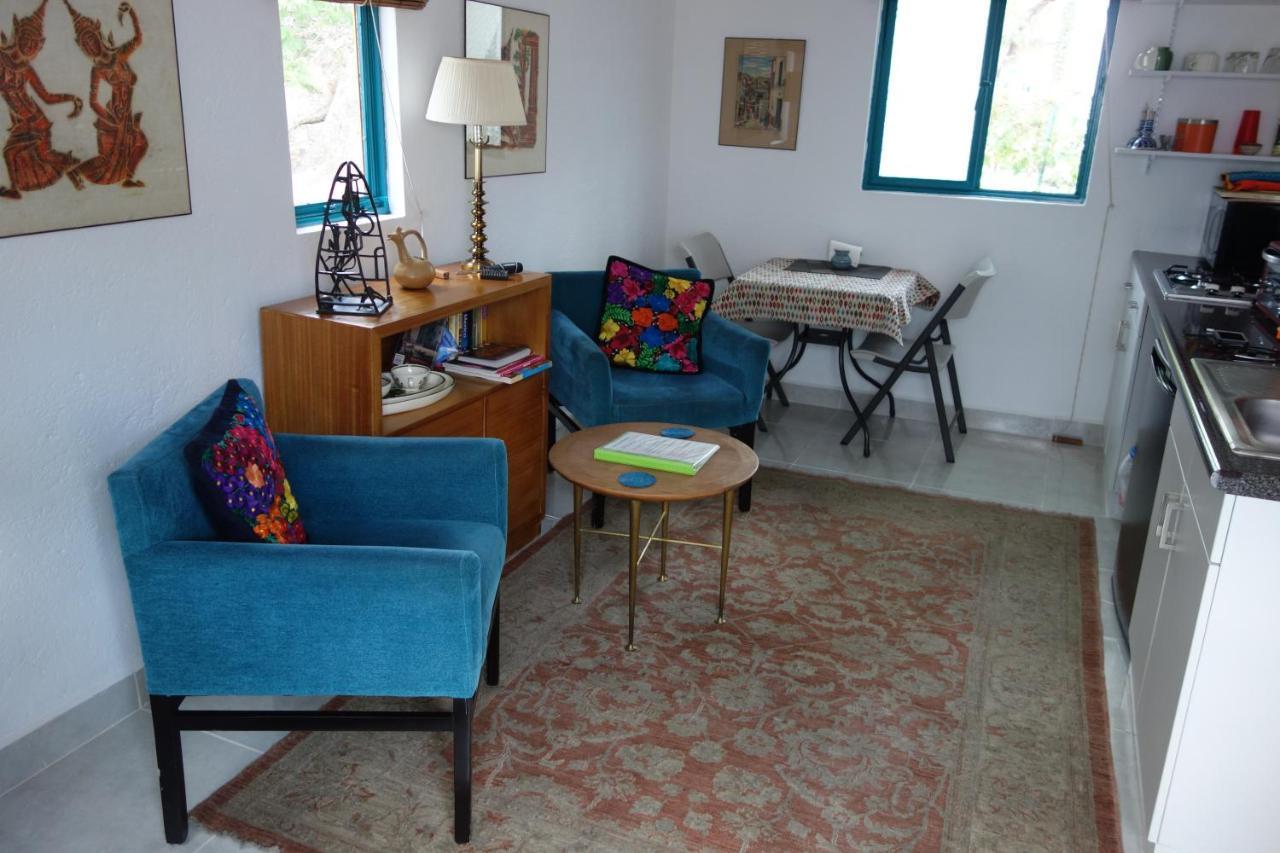 Casita Colibri: Pool And Parking *